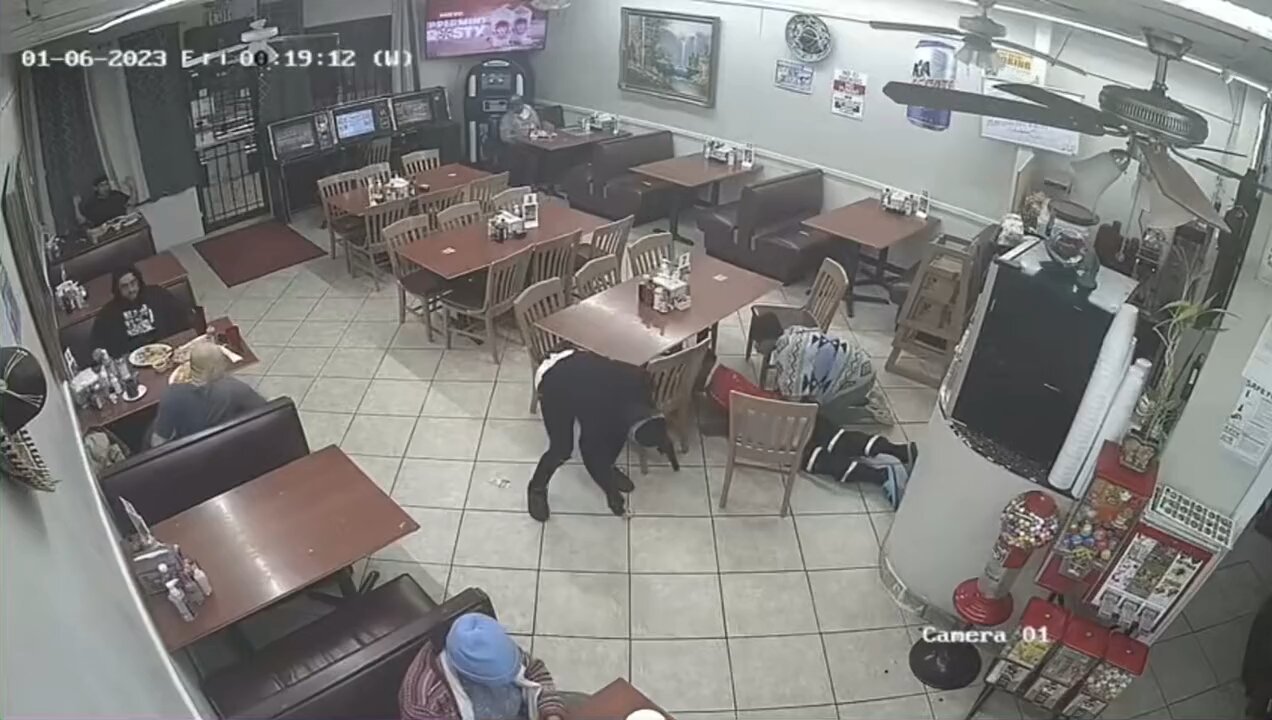 Gunman robs a Mexican restaurant and is killed by a Hero in Houston Texas