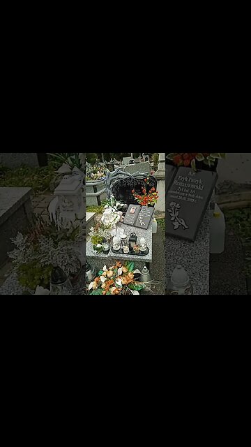 Mama przy Grobie Syna Eryka Romanowskiego zabitego w Zamościu przez Daniela Gnyp i innych. Link pod