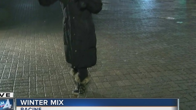 Freezing rain turns SE Wisconsin area into ice rink