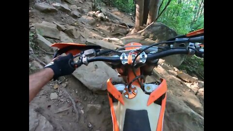 Brushy Mountain - Chicken Fight Hole off Trail 9