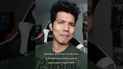Prioriza la Técnica y el Estímulo Antes que el Peso Cuando Entrenes para Hipertrofia 🧠