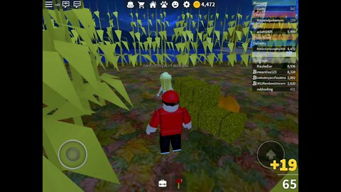 Getting The Corn Maze Trophy at ROBLOX Work At A Pizza Place