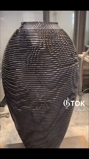 TURNING WOOD🏺🪵📸INTO HUGE BEAUTIFUL VASE⚱️⚒️🌳🪚💫