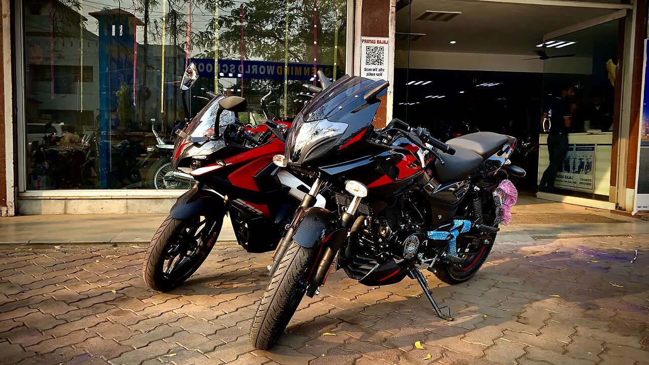 2023 Model New Bajaj Rs200 Next Generation V/S Bajaj Pulsar 220F || Detailed Comparison✅ ||