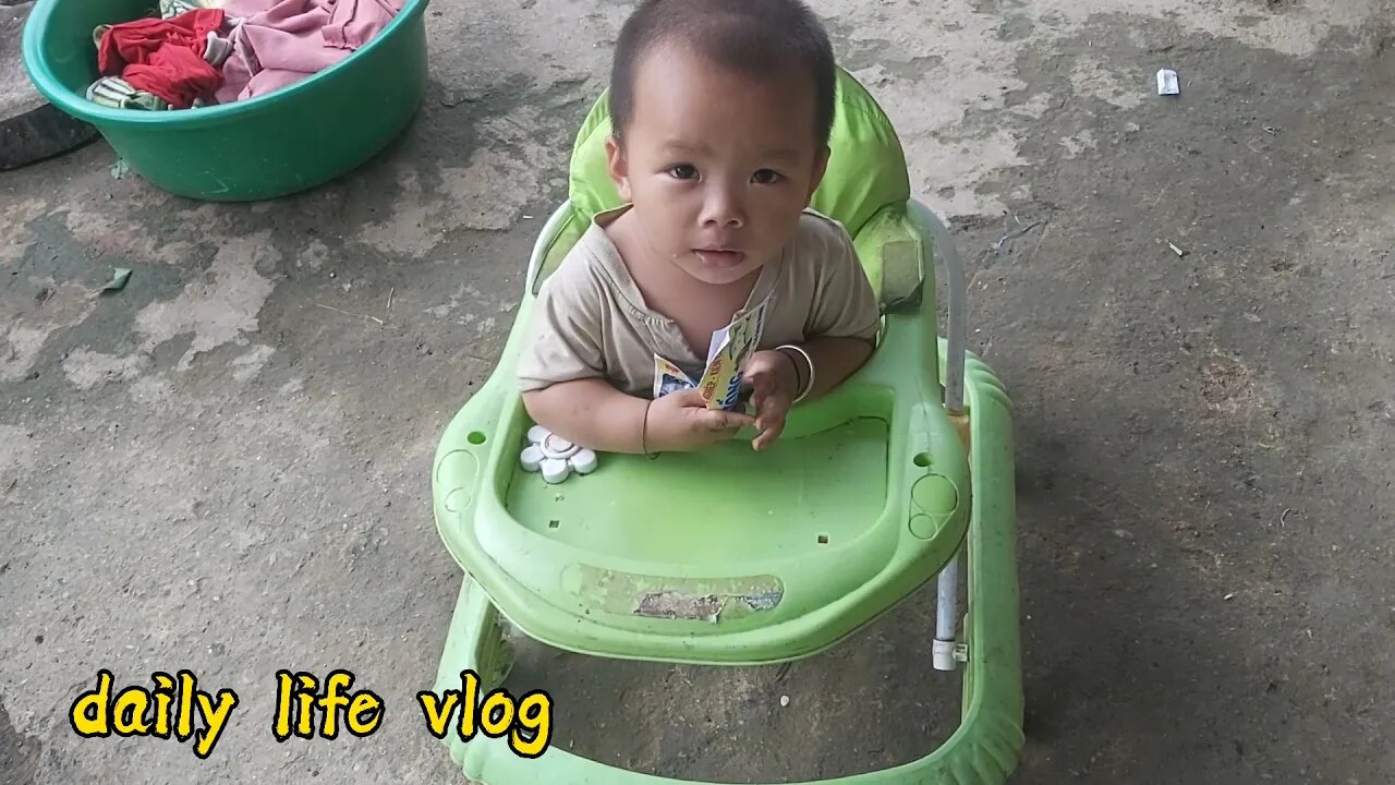 innocent happy baby | Quang Chi Thanh