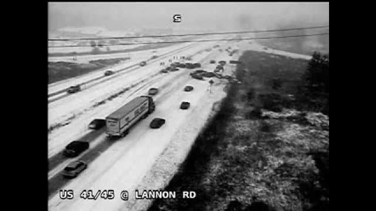 40-vehicle pileup caught on camera during Wisconsin snowstorm