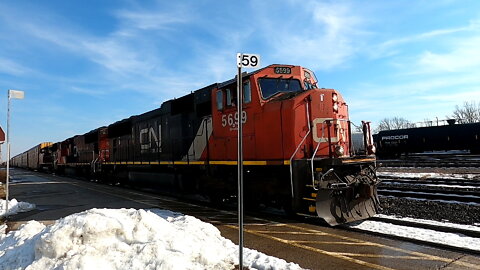 CN 5699, CN 5606 & CN 8939 Engines Manifest Train In Ontario