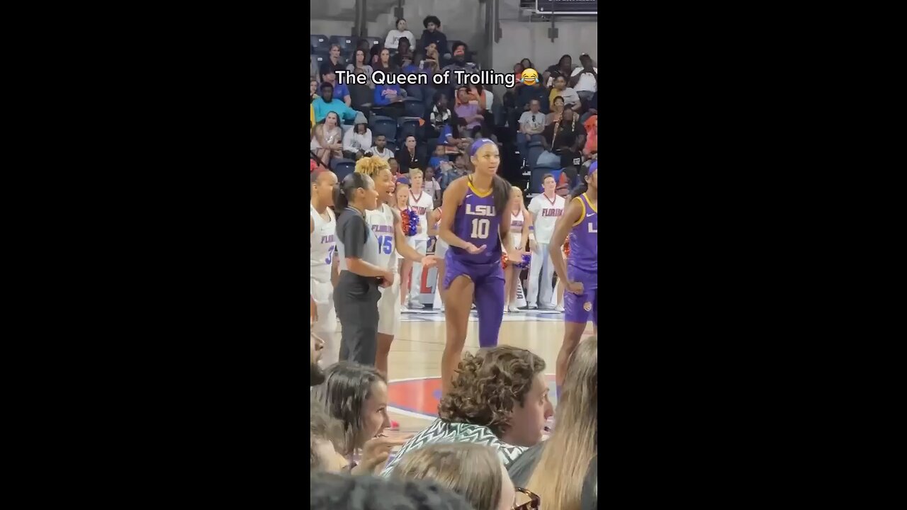 @ballislifewbb @angelreese10 (via: @realdeal.ii )