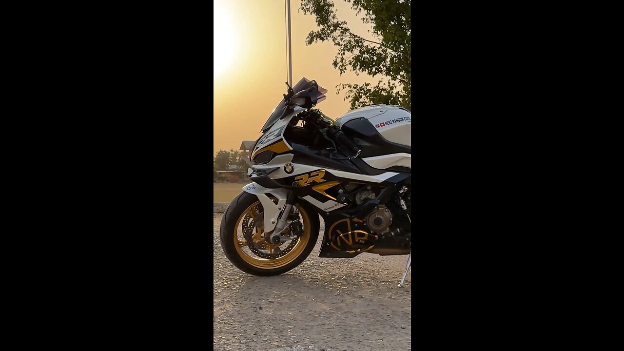 Bmw s1000 short clip