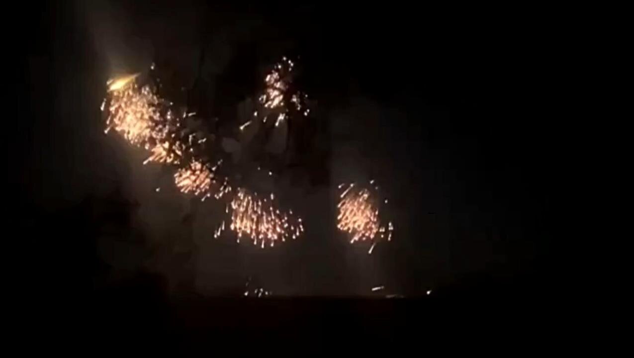 Ukraine holding out in Martynovka is raining down by Russian incendiary ammunition!