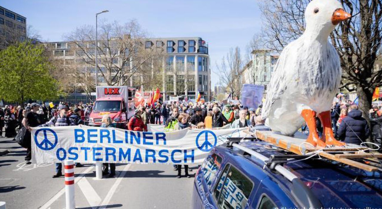 Germans tired of sending weapons to Ukraine, Call for Peace during Easter