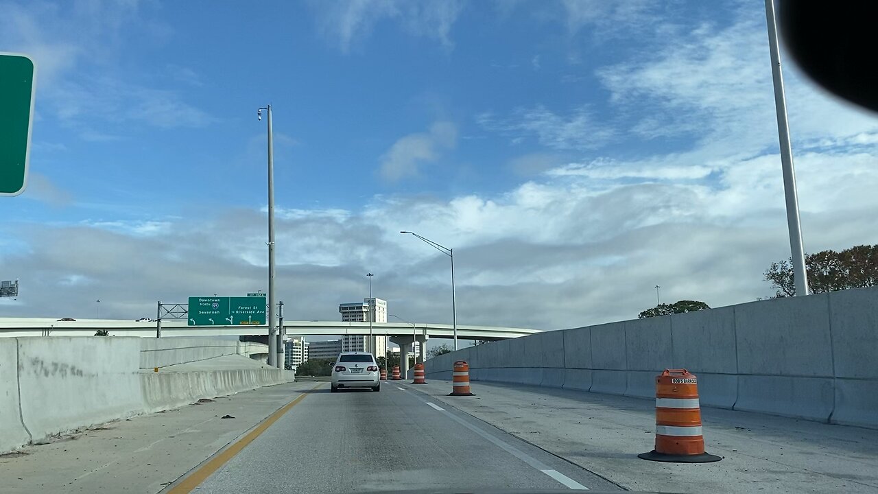 i95sJax