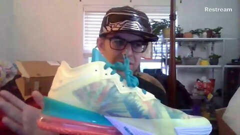 Unboxing of the Nike LeBron 18 Low LeBronold Palmer Summer Refresh