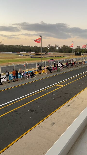 R34 Skyline vs Mustang