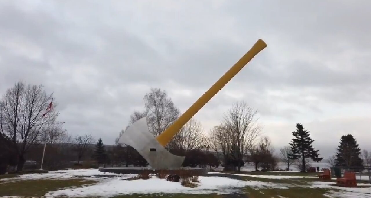 The World's Largest Axe - Nackawic New Brunswick