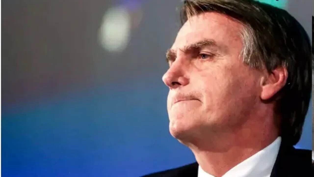 BOLSONARO CRITICA O DESFILE DA MANGUEIRA : "DESACATO"