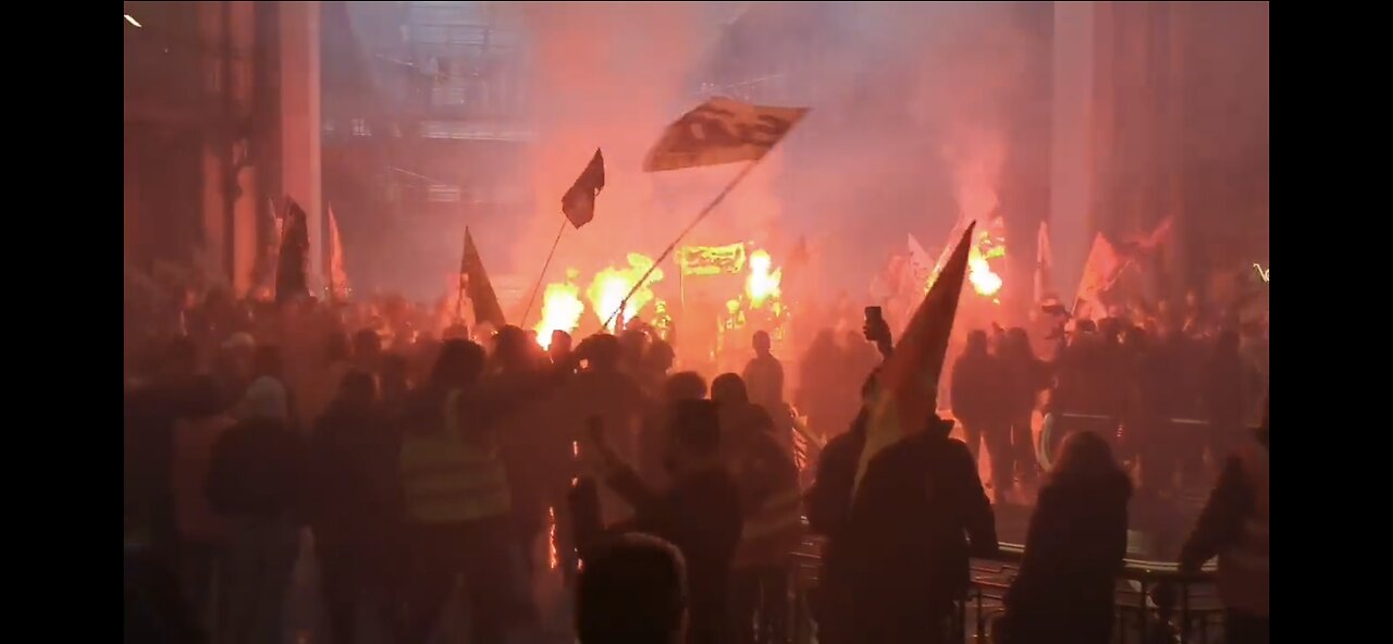 PROTEST AT BLACK ROCK HEAD OFFICE IN PARIS