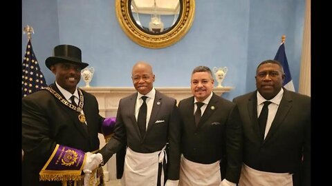 IL SINDACO SINISTRATO DI NEW YORK DIVENTA MASSONE E LA SVEZIA SCHIERA ESERCITO PER EMERGENZA RISORSE