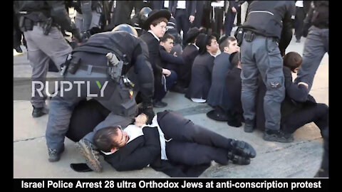 Israeli Police Arrested 28 Demonstrators at Anti-draft Protest