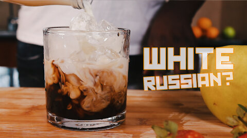 HOW TO MAKE A WHITE RUSSIAN COCKTAIL