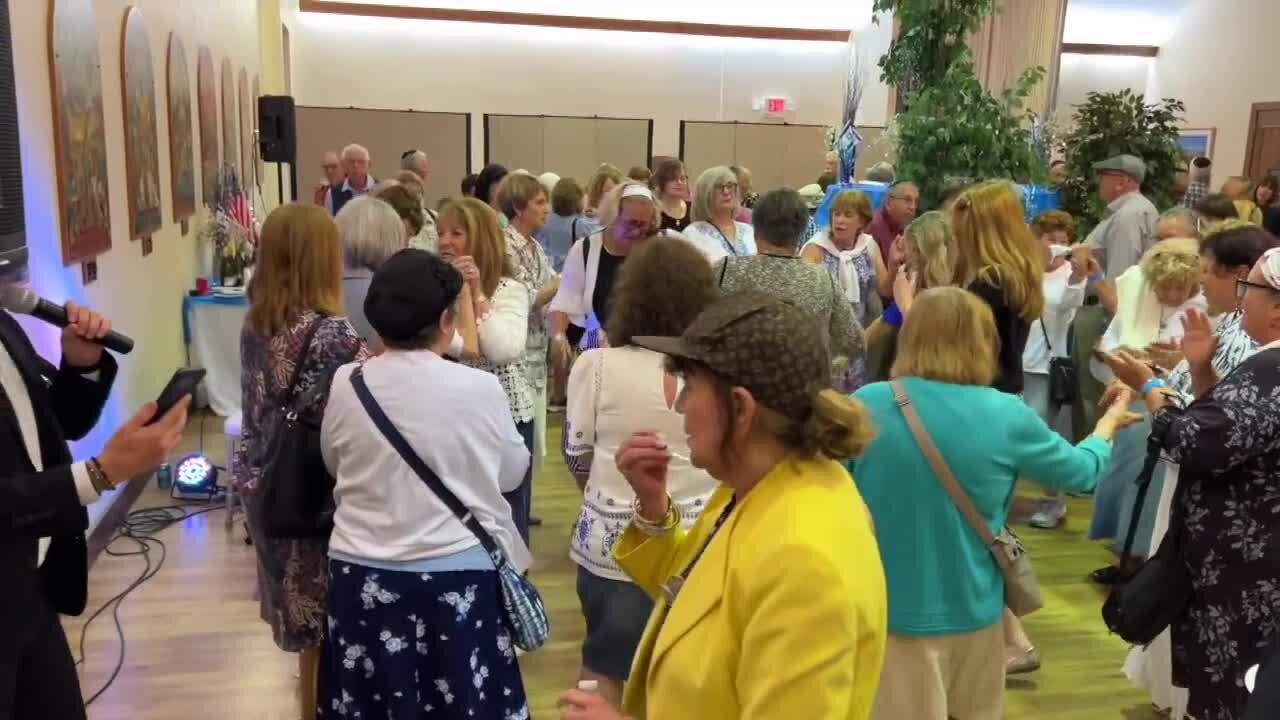 2 synagogues unite against antisemitism, celebrate Israel's independence 75 years ago