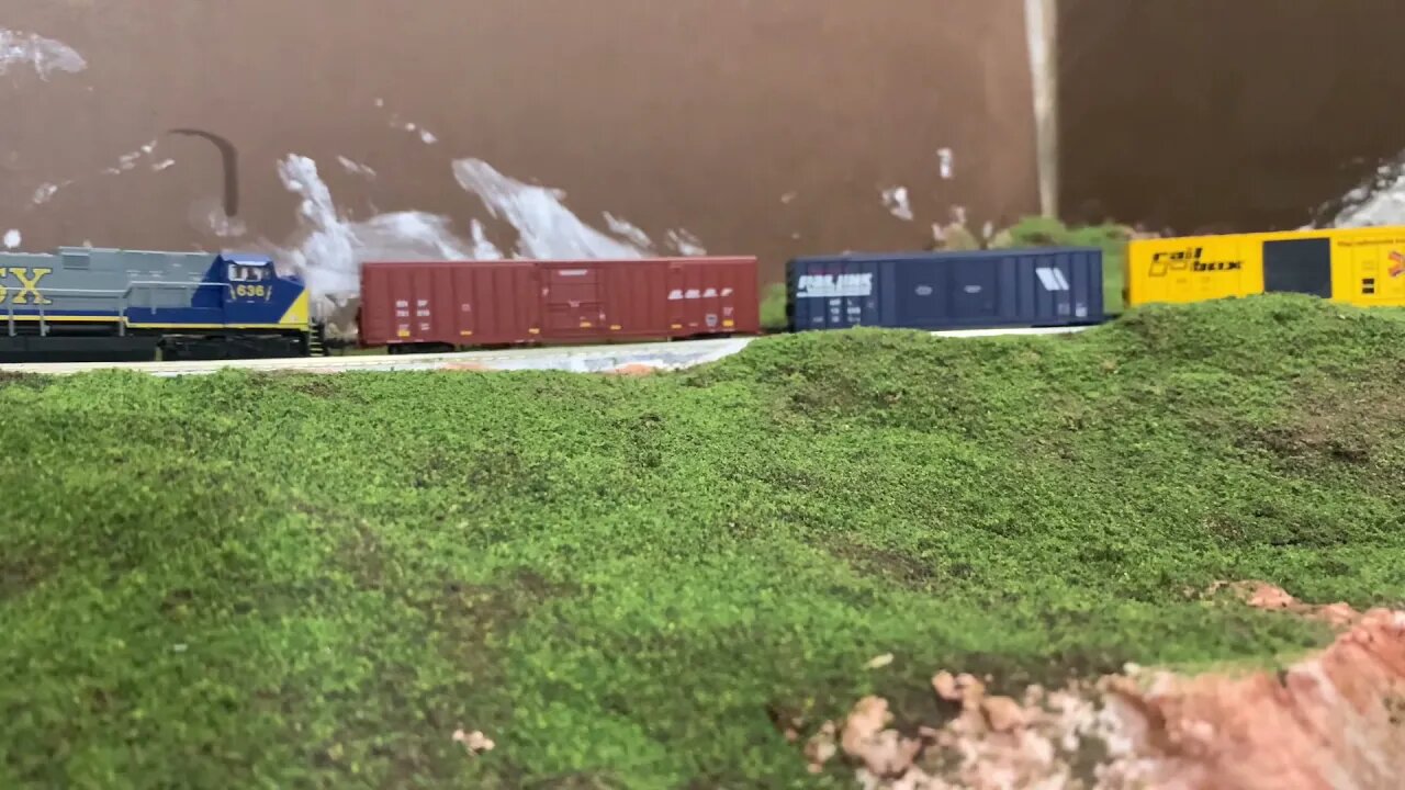 N Scale manifest train with dpu finally working on the layout