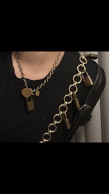 #lv#louisvuitton #custom #customjewelry #jewerlydesigner #locknecklace #necklace #itjewelry #itgirl