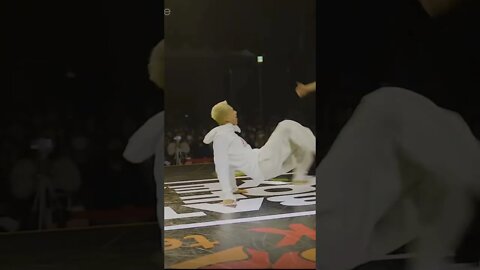 Look at me! #breakdance #bboy #breakstreet #stance #alien #TopG #powermoves #xxxtentacion
