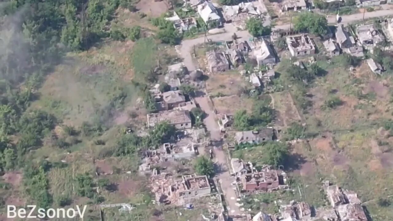 More Footage Of The Destruction Of Ukrainian Positions In Marinka By Russian & Allied Artillery