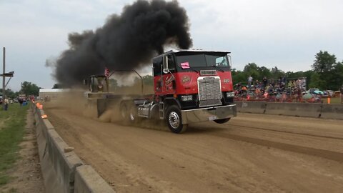 SEMI TRUCK PULLS OUTVILLE POWER SHOW 2021