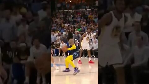 Ja puts the Grizzlies AHEAD in CLUTCH TIME! #shorts