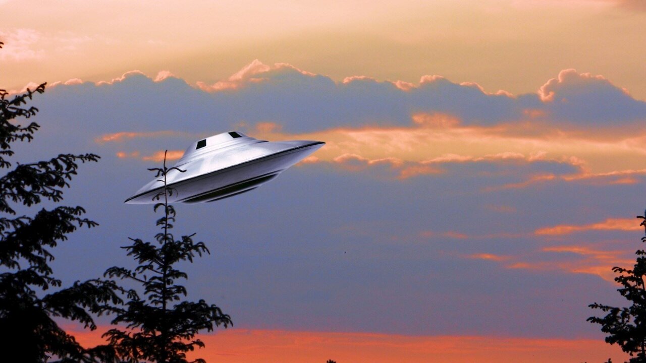 Hollywood Ghosts and Aliens