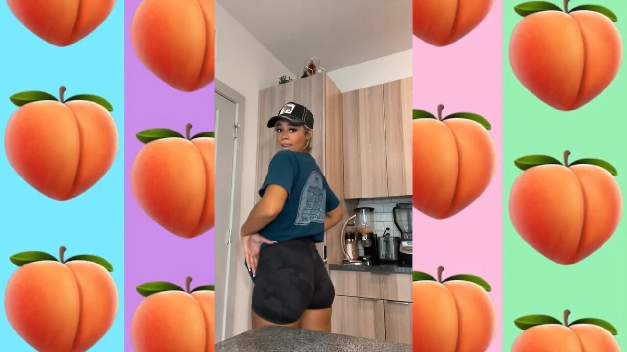 TikTok Compilation Of Girls Twerking Their Butts