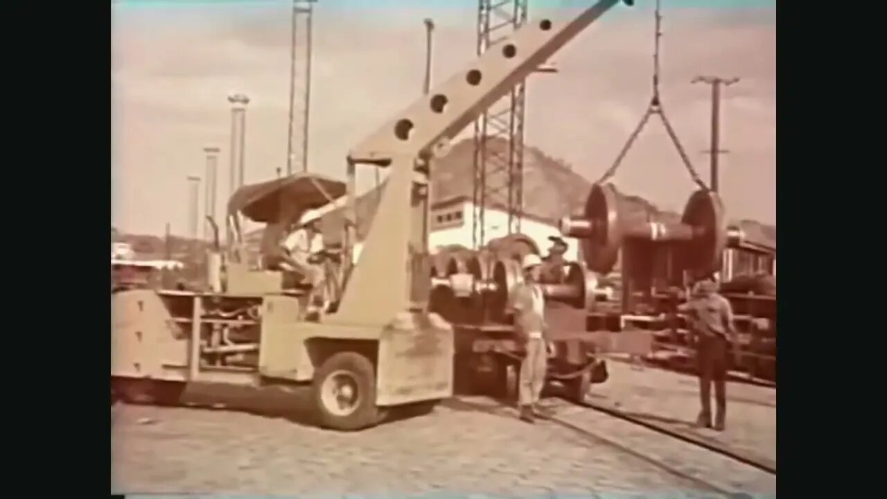 Imagens de Vitória, Espírito Santo, e da ferrovia Vitória Minas (1967)