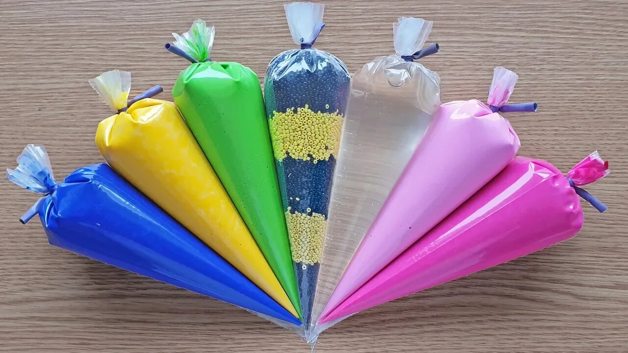 Making Crunchy Slime with Piping Bags #134