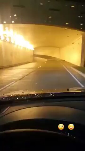 Great real world ambiguity illusion.