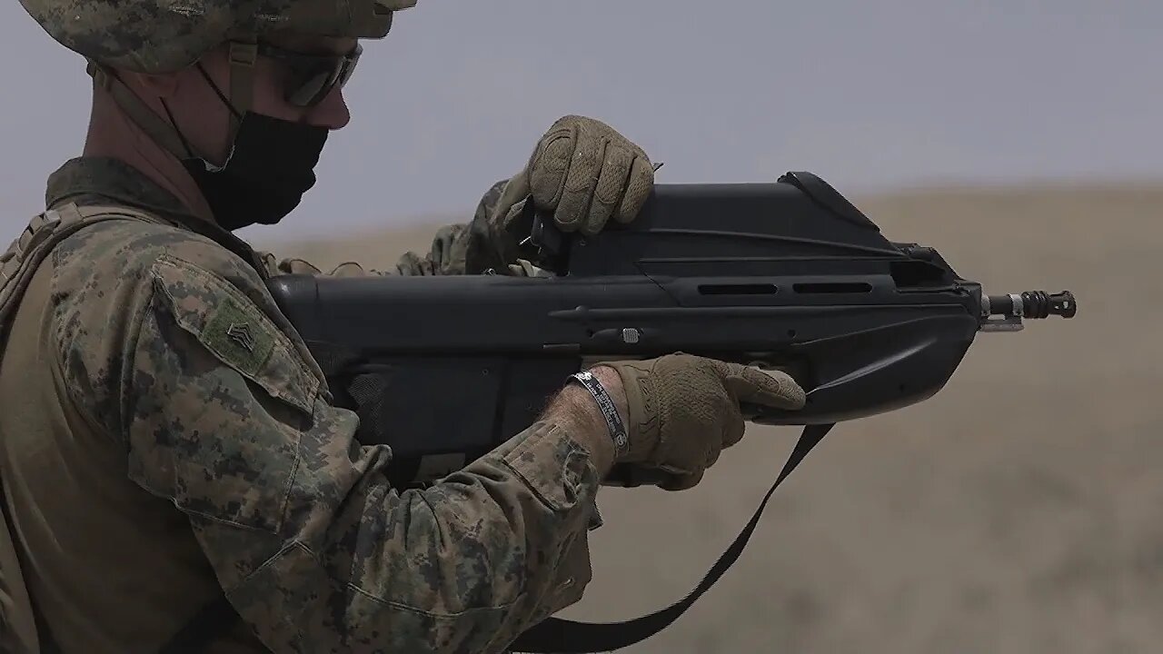 U.S. Marines Fire FN F2000 Assault Rifle - FN F2000 Shooting Range