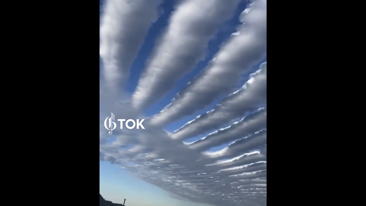 STRANGE MYSTIC SKY☁️💨📸 WITH HUGE FORMATIONS OF CLOUD ANOMALIES IN SPAIN🌥️🌐☁️