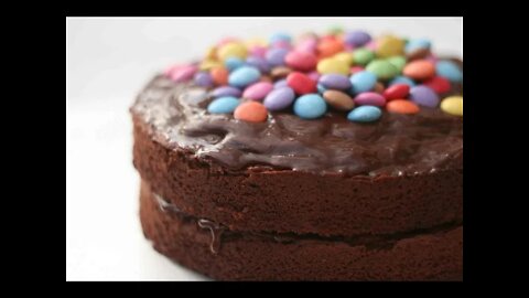 Aiza Making a Cake