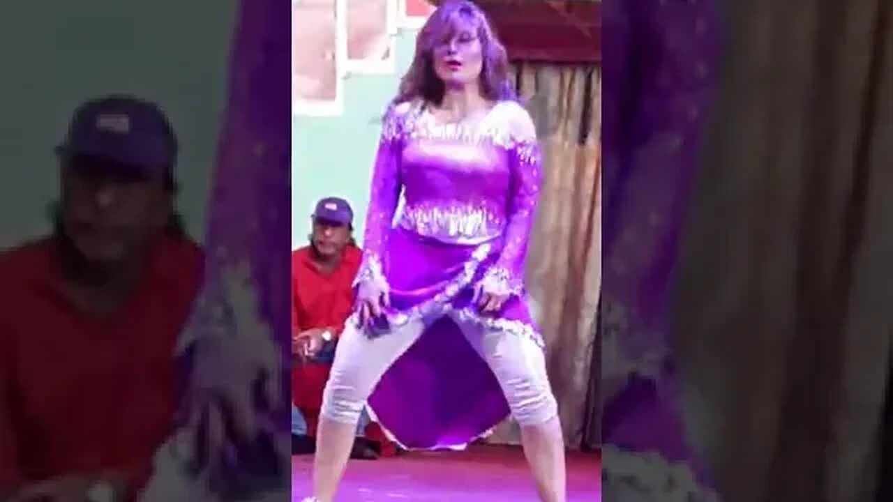 jiya butt in Faisalabad hottest mujra