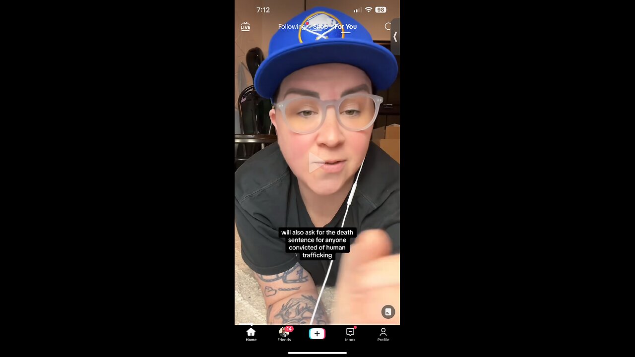 Liberal TikTok creator, V (UnderTheDeskNews), accidentally makes Trump campaign ad