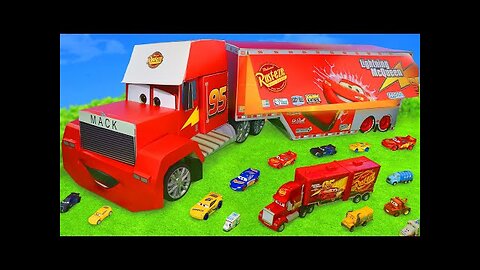 Cars 3 Toys with Lightning McQueen!