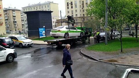 A car was towed in Moscow.