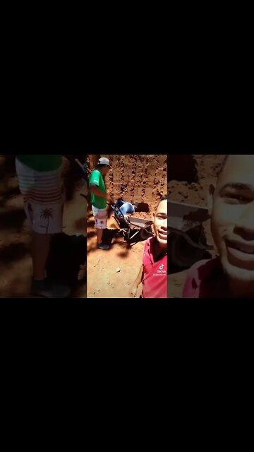 Quem não ajuda atrapalha kkkkk # Shorts