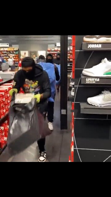 Flash Mob Robs Nike Store of $12K Worth of Goods