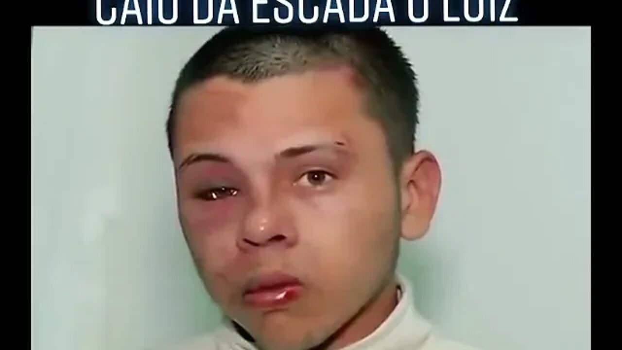 LADRAO TENTA FUGIR E CAI DA ESCADA ( SEGUNDO O POLICIAL O LADRAO TENTOU FUGIR E CAIU ) MEME 2021 !!