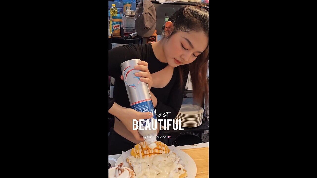 The Most Beautiful Roti Lady In Thailand