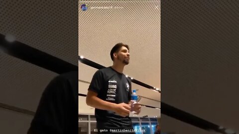 Martin Benitez imitando um gato 🐈