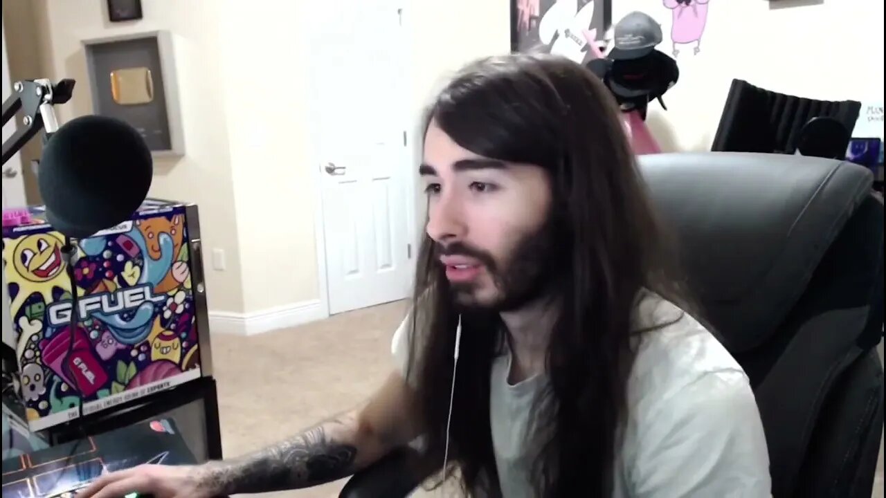 MoistCr1tikal Reacts To Johnny Fragrance