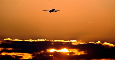 DEZE VIDEO IS VOOR IEDEREEN DIE OOIT EEN VLIEGTUIGTICKET KOCHT!